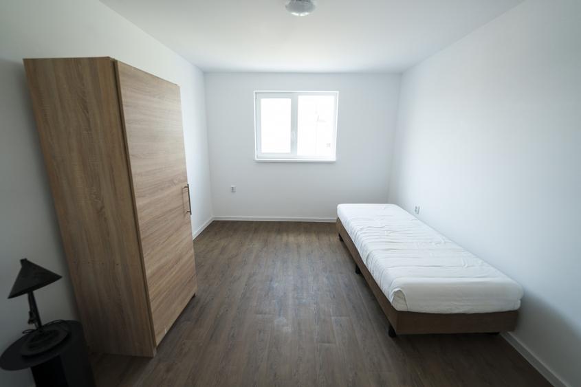 Casă individuală cu 5 camere cu Teren 350 Mp în Pielești