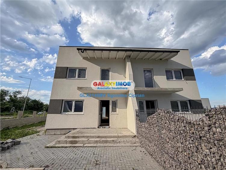 Casă cu Teren 270 Mp în Cristian