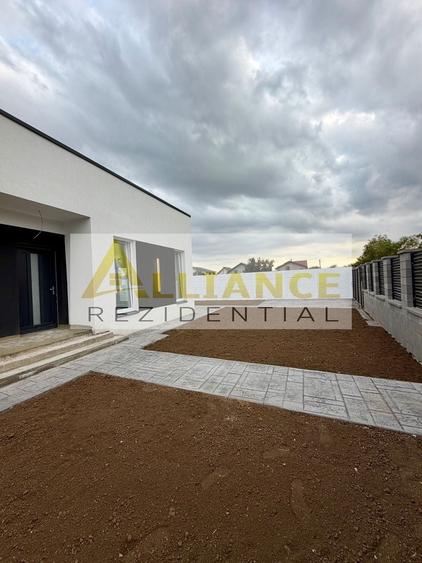 Casă individuală cu 4 camere cu Canalizare în Berceni