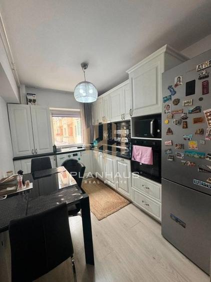 Apartament cu 3 camere decomandat, mobilat în Central