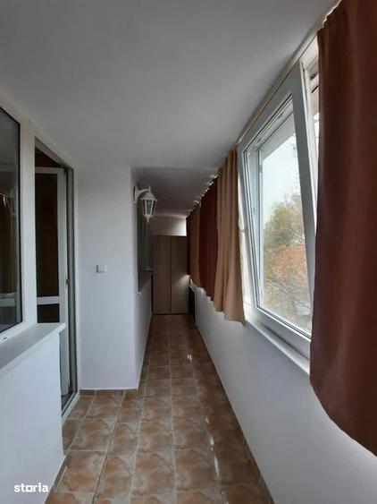 Apartament cu 2 camere semidecomandat, mobilat în Tei