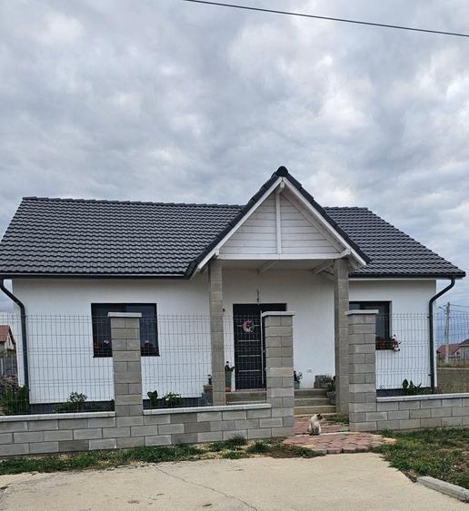 Casă cu 3 camere în Central