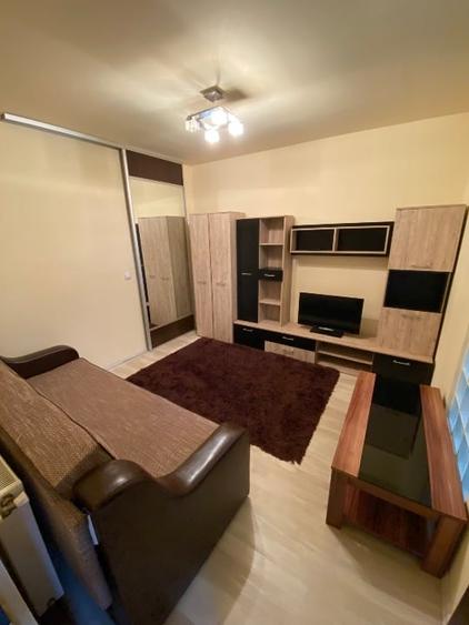 Apartament cu 3 camere decomandat, mobilat în Iris