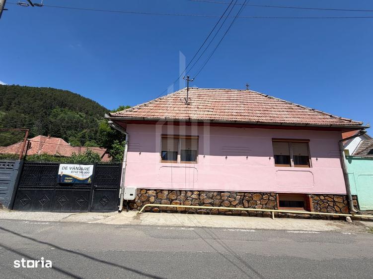 Casă cu 3 camere cu Canalizare în Rășinari
