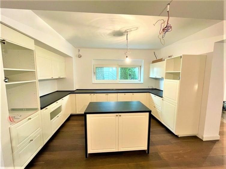 Casă cu 6 camere cu Teren 290 Mp în Nordului
