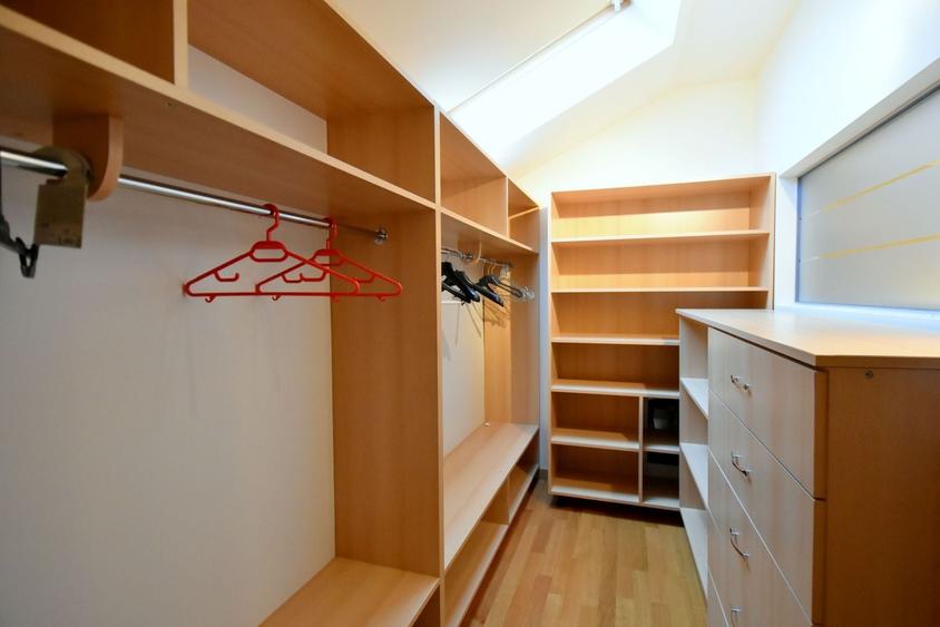 Casa cocheta pentru familii moderne - strada privata - 36