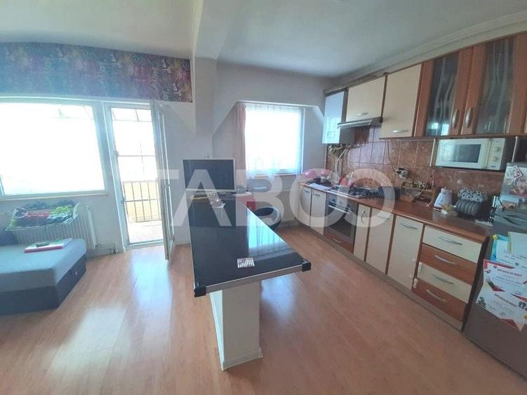 Apartament cu 2 camere semidecomandat, mobilat în Terezian