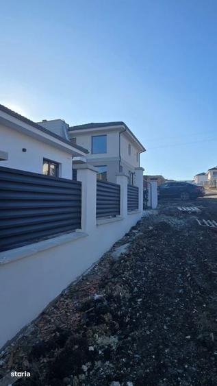 Casă cu 4 camere cu Teren 475 Mp în Chinteni