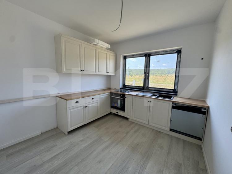 Casă cu 4 camere cu Teren 528 Mp în Corunca