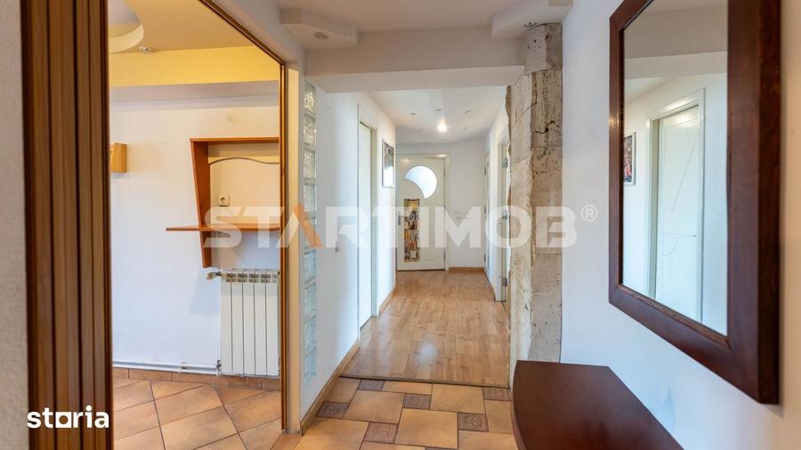 Apartament cu 4 camere decomandat în Bartolomeu