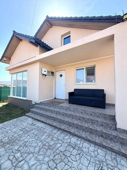 Casă cu Teren 300 Mp în Ghioroc