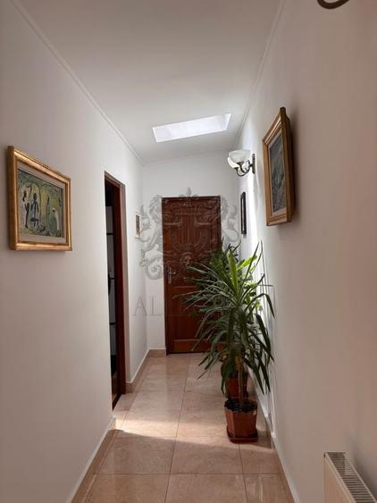 Casă individuală cu 5 camere cu Canalizare în Rosetti