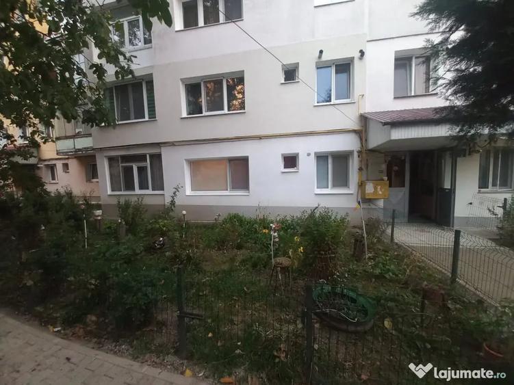 Apartament cu 2 camere semidecomandat în Fălticeni