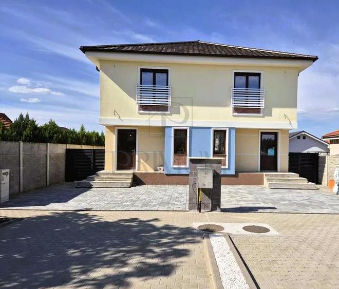 Duplex cu 4 camere cu Canalizare în Săcălaz