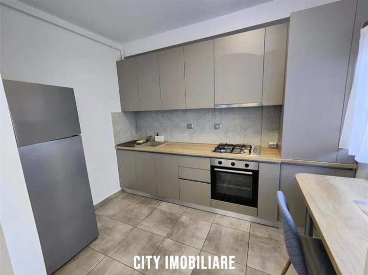 Apartament cu 2 camere semidecomandat, mobilat în Borhanci