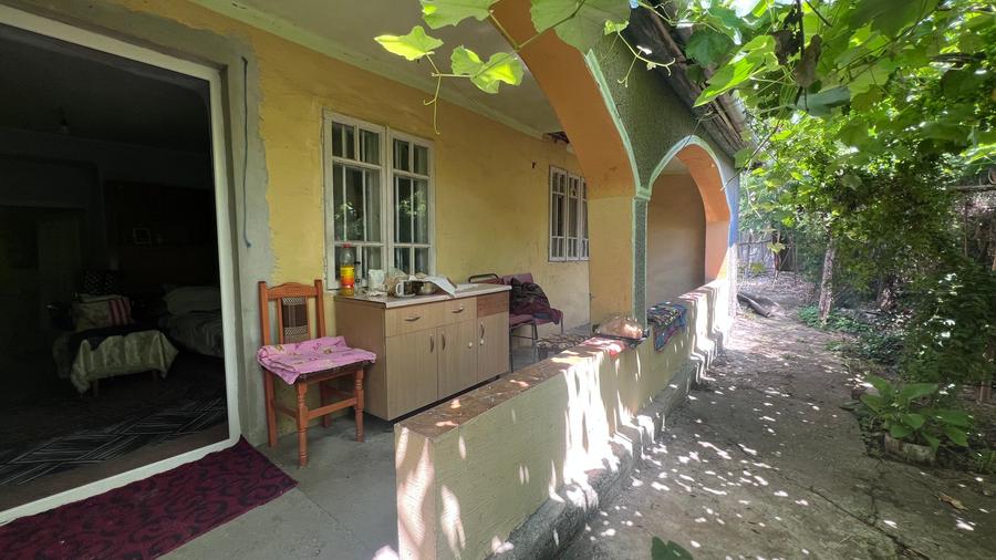 Casă individuală cu 4 camere cu Teren 2921 Mp în Olteni
