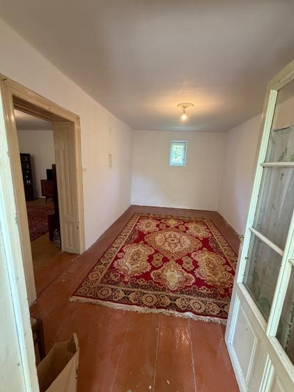 Casă cu 3 camere cu Teren 1300 Mp în Central