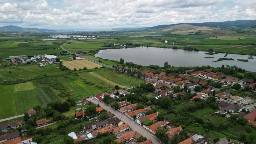 Teren Construcții intravilan de 1150 mp, în Rotbav