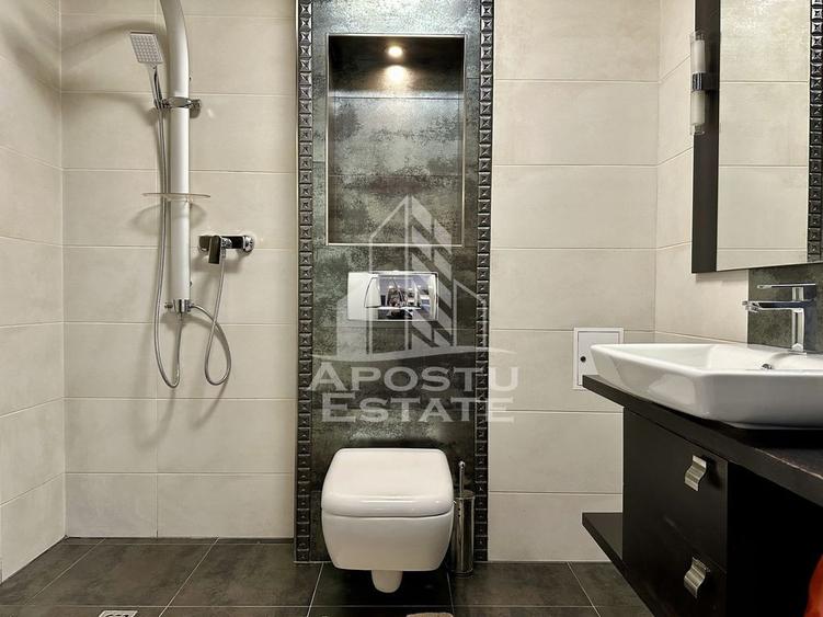 Casă cu 5 camere cu Teren 283 Mp în Aradului