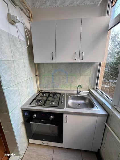 Apartament cu 2 camere decomandat în Sărari