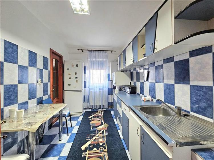 Apartament cu 2 camere decomandat în Mioriței