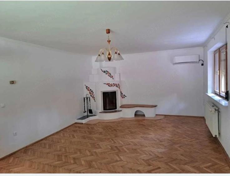 Casă cu 5 camere cu Teren 500 Mp în Trivale