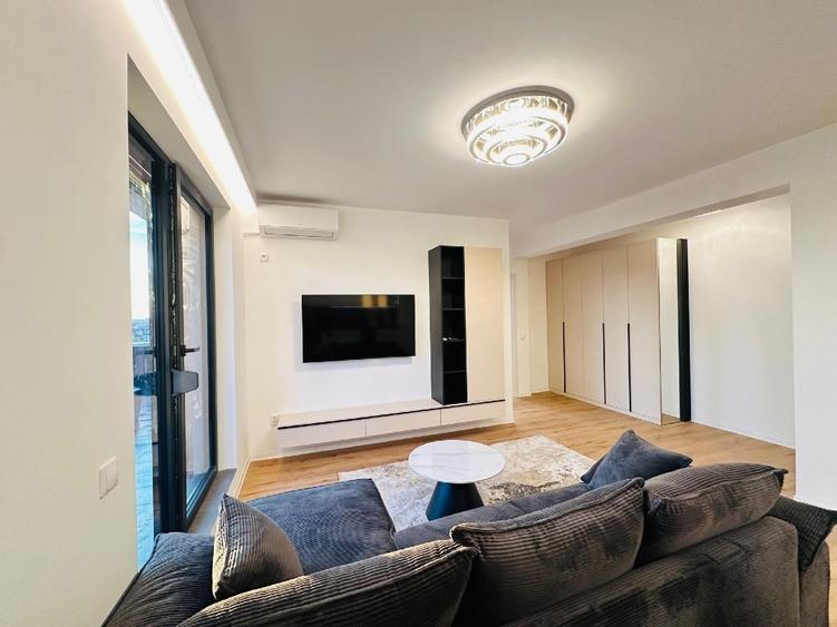 Apartament cu 2 camere decomandat, mobilat în Central
