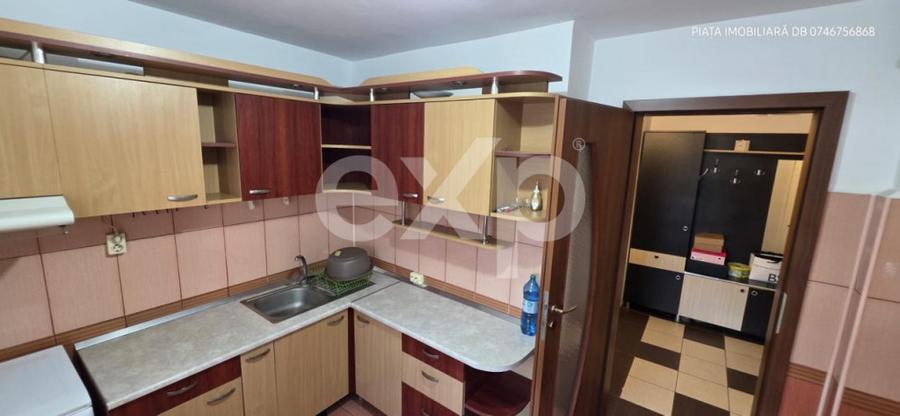 Apartament cu 4 camere decomandat, mobilat în Central