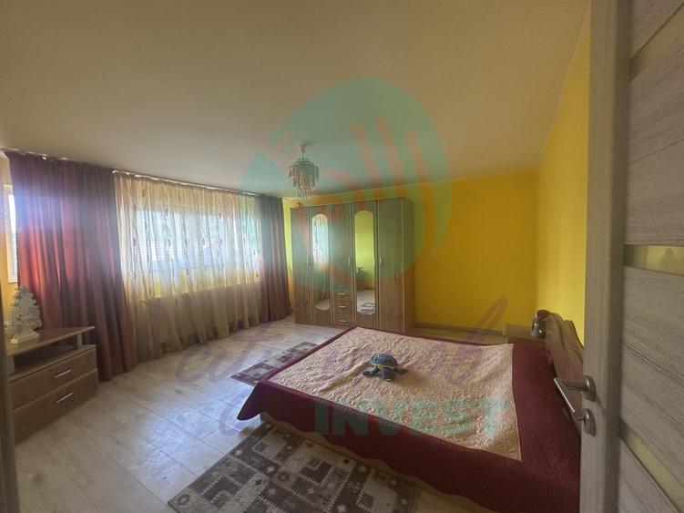 Casă individuală cu 11 camere cu Canalizare în Dristor