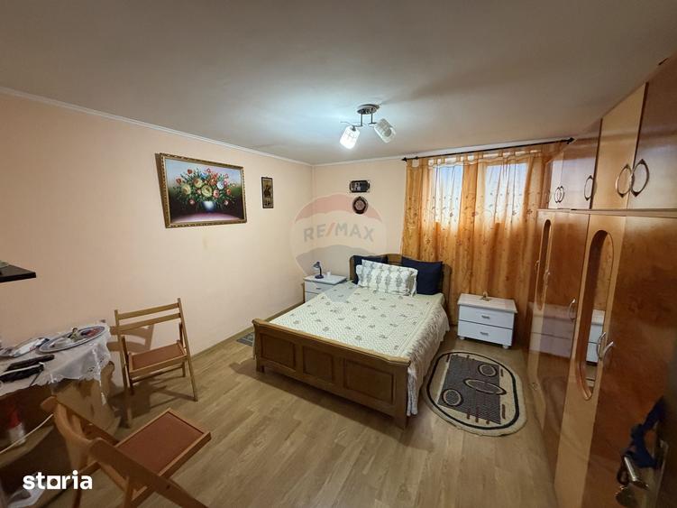 Casă cu 4 camere cu Teren 446 Mp în Răcoasa