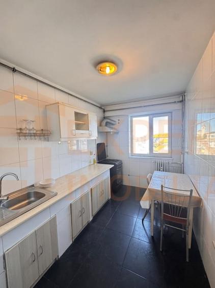 Apartament cu 2 camere decomandat, mobilat în Casa de Cultură