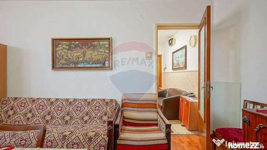 Apartament cu 3 camere semidecomandat în Griviței