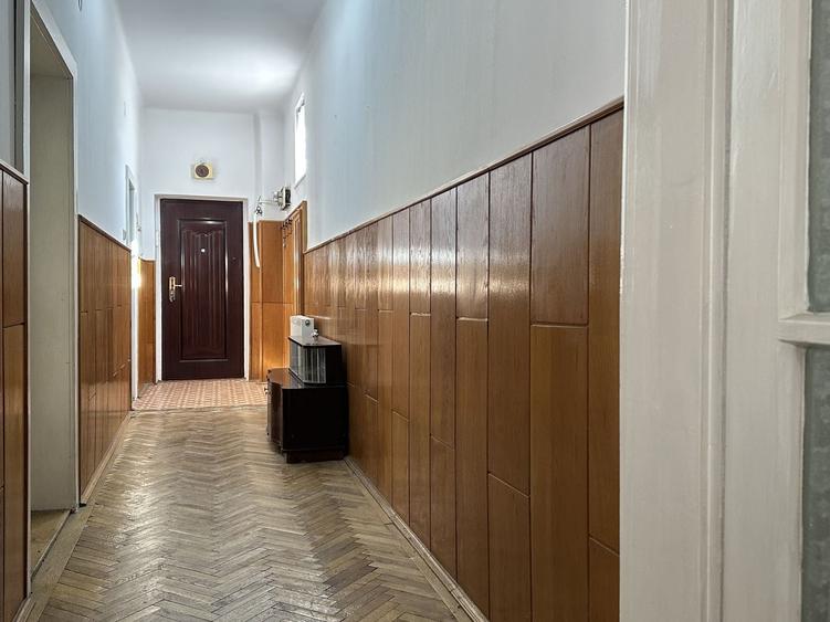 Apartament cu 2 camere semidecomandat în Centrul Istoric