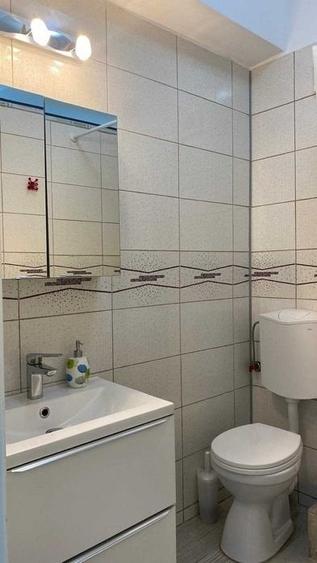 Garsonieră decomandată, mobilată în Universitate