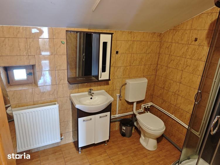Casă cu 6 camere cu Teren 400 Mp în Calea București