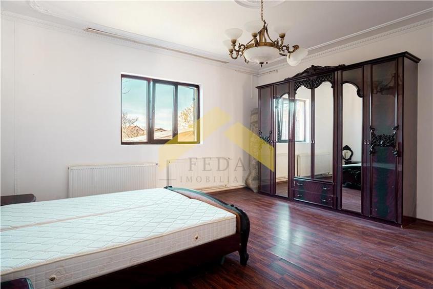 Casă individuală cu 5 camere cu Teren 1200 Mp în Pârneava
