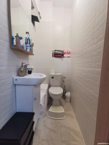 Apartament cu 4 camere decomandat în Dămăroaia