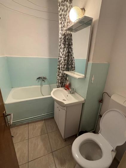 Grivitei decomandat parter/8 mobilat+utilat 300 euro - 5