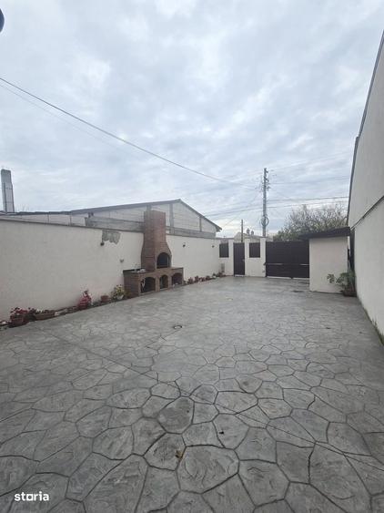 Casă cu 4 camere cu Teren 260 Mp în Chercea