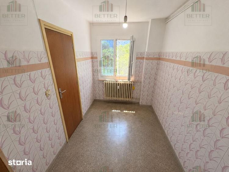 Apartament cu 3 camere decomandat în Berceni