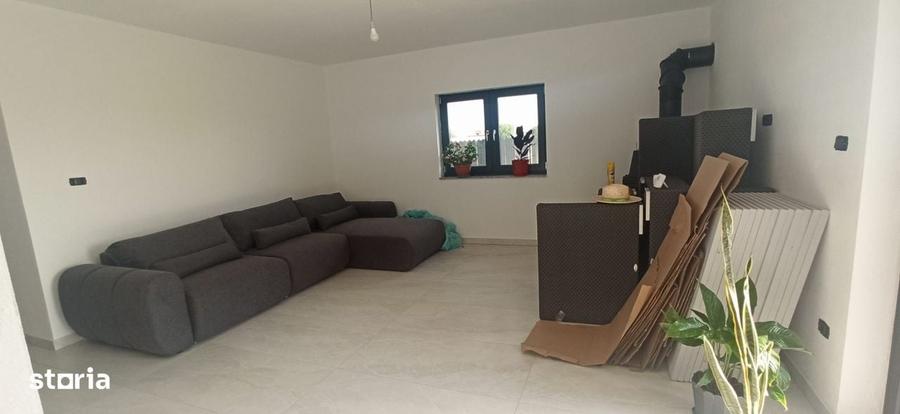 Casă cu 3 camere cu Teren 1100 Mp în Mândruloc