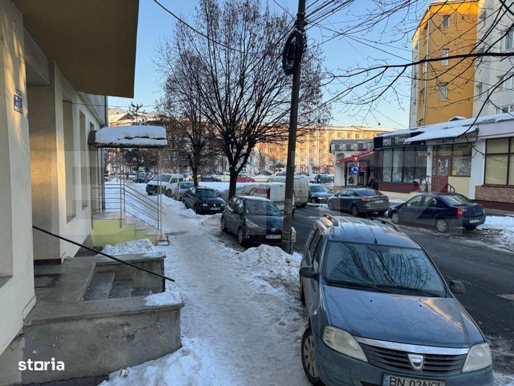 Spațiu comercial, de 64 mp, în Central