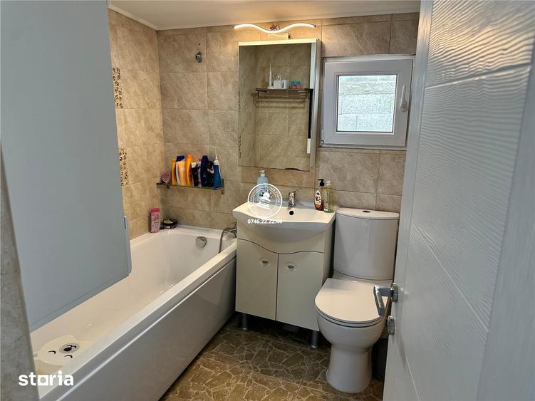 Casă cu 3 camere cu Teren 1318 Mp în Holboca