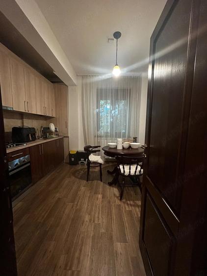 Apartament cu 3 camere semidecomandat în Copou