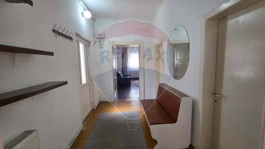 Garsonieră decomandată în Central