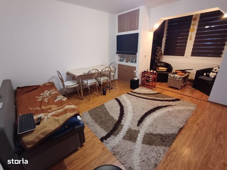 Apartament cu 3 camere decomandat în Dâmbu Pietros