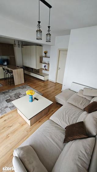 Apartament cu 3 camere în 9 Mai