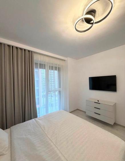 Apartament cu 3 camere semidecomandat în Aradului