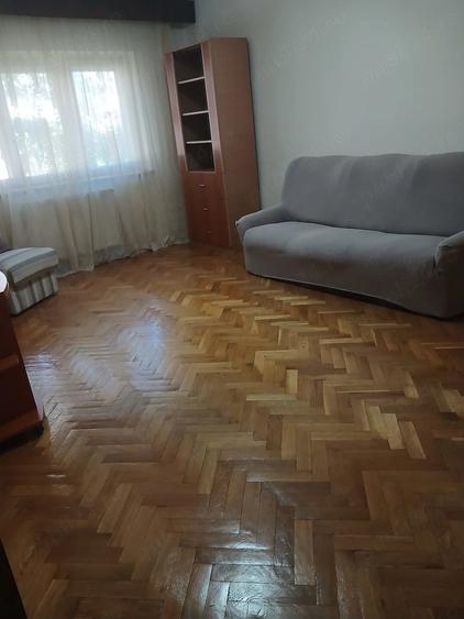 Apartament cu 2 camere decomandat în Eremia
