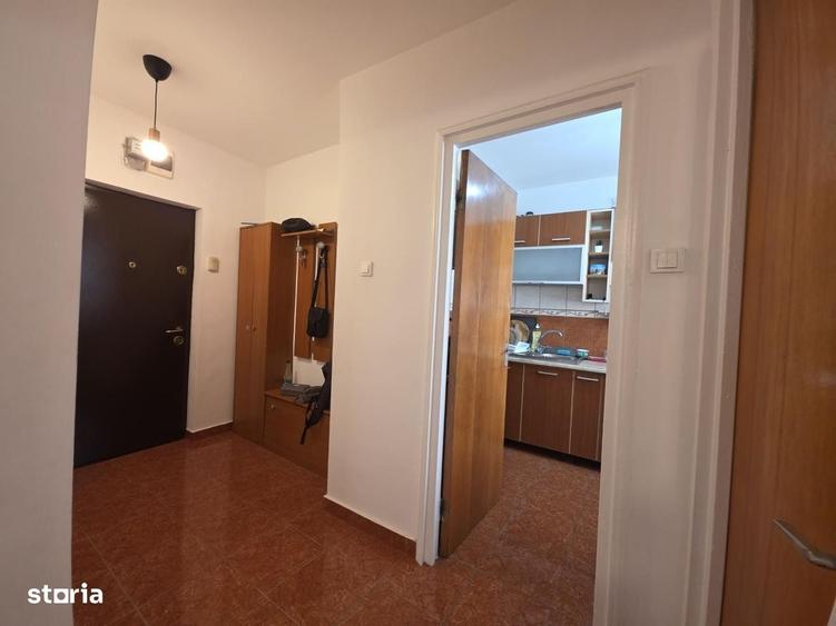 Apartament cu 3 camere în Drumul Taberei